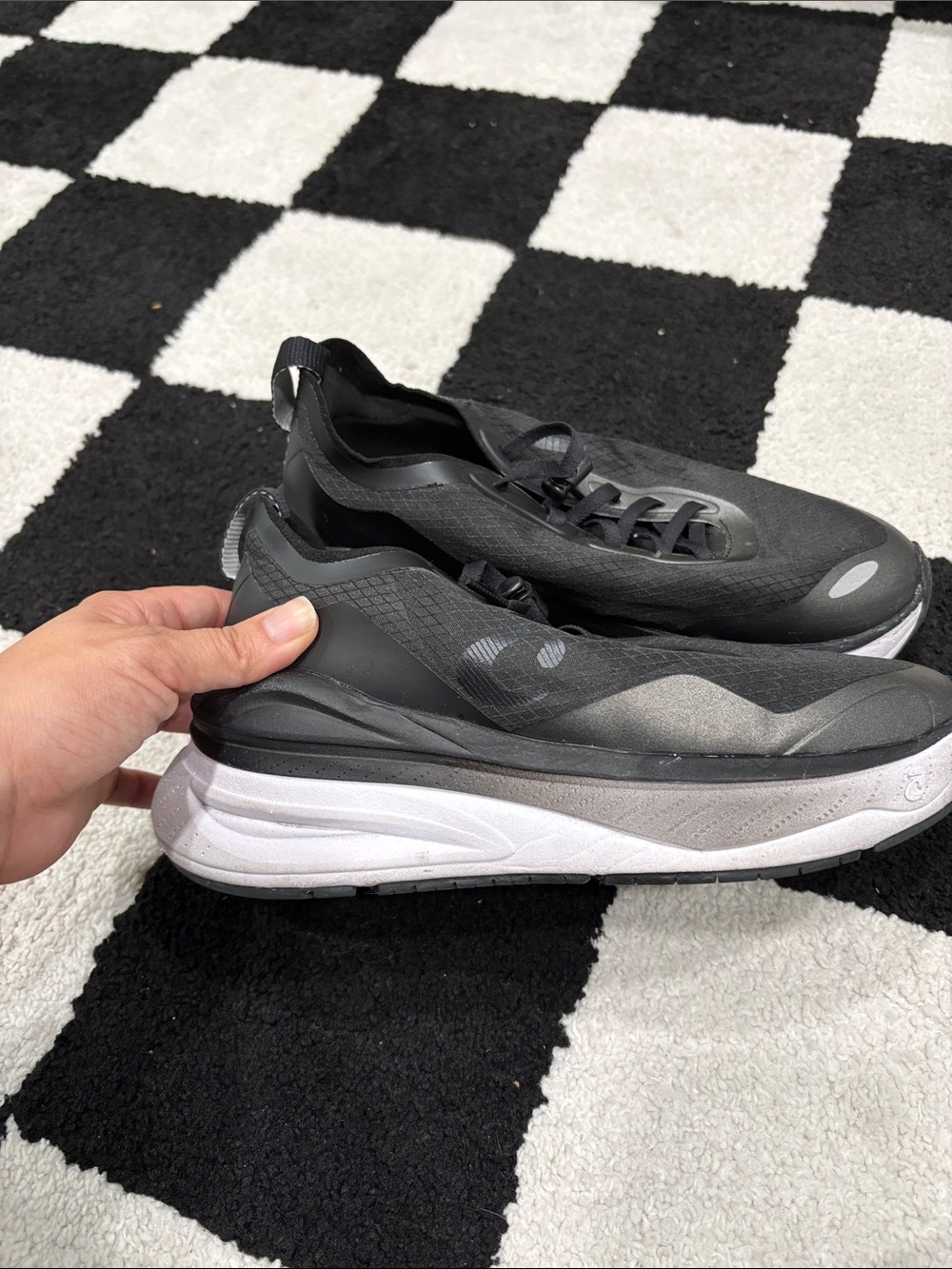 Women’s Black Clove Alto size 6.5